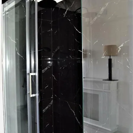 Peonia House شقة