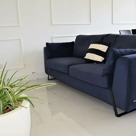Apartment Peonia House *