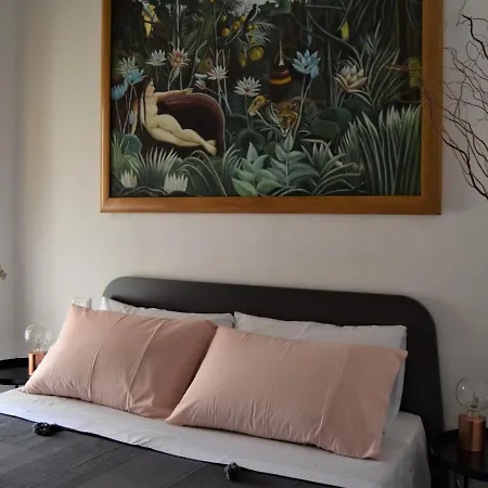 Peonia House